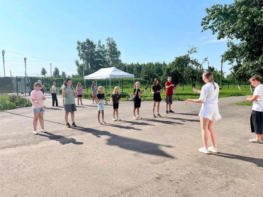 День в лагере — это маленькая жизнь, полная ярких эмоций и новых открытий!