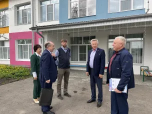 Вячеслав Аксиньин с рабочим визитом посетил Сеченовский округ