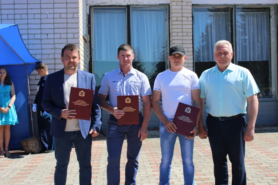 На торжественной церемонии , посвященной празднованию Дня России