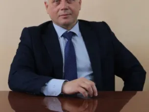 Ува­жа­е­мые коллеги-ра­бот­ни­ки ор­га­нов мест­но­го са­мо­управ­ле­ния, де­пу­та­ты и ве­те­ра­ны му­ни­ци­паль­ной служ­бы!