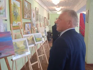 Благотворительная выставка картин