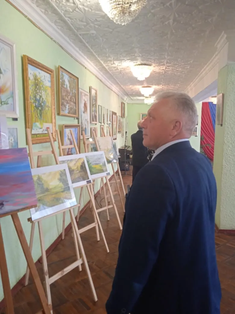Благотворительная выставка картин