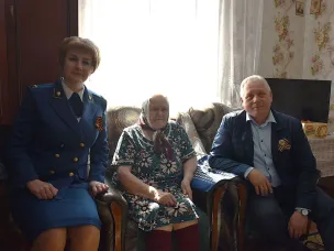 С благодарностью за подвиг: ветераны‑труженики тыла получили подарки от главы округа и прокурора
