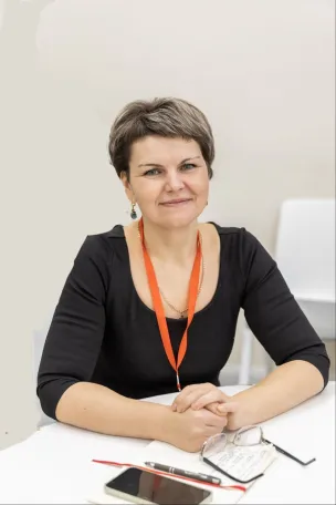 Столярова Лариса Юрьевна